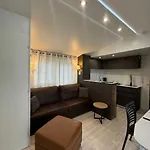 Zecamping 4 Etoiles Piscine Couverte Piscine Chauffee Locatif 4 Pers
