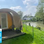 Кемпинг Zecamping 4 Etoiles Piscine Couverte Piscine Chauffee Locatif 4 Pers *