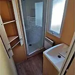 Zecamping 4 Etoiles Piscine Couverte Piscine Chauffee Locatif 4 Pers Кемпинг *