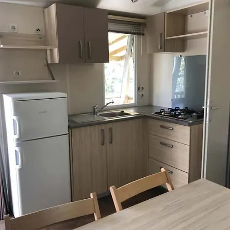 4 Etoiles - Piscine - Ccbagid